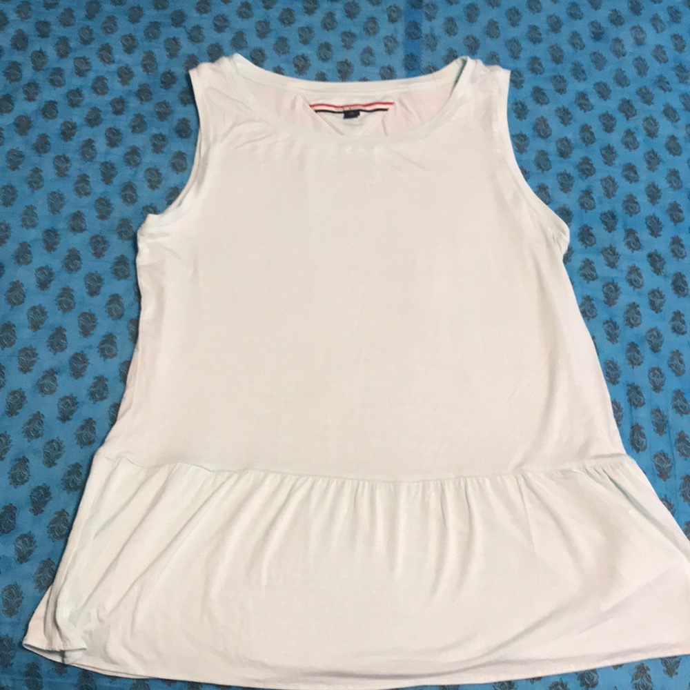 Women sleeveless top
